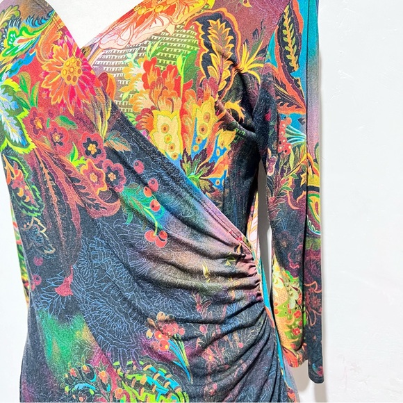 Salaam surplice top floral : Box 0w3: - Picture 3 of 10